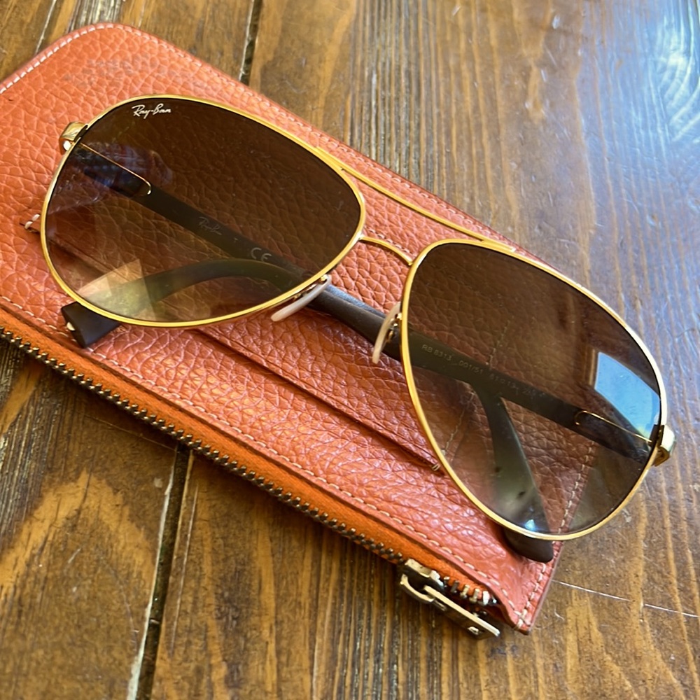 Beautiful Ray Ban aviators worn once no scratches perfect condition ✨✨✨